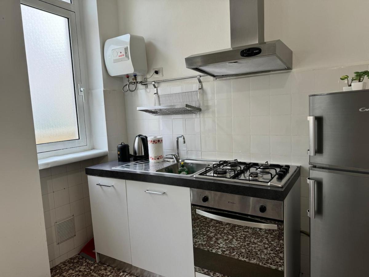 Family Apartment 15 Min From Center And Airport Милано Екстериор снимка